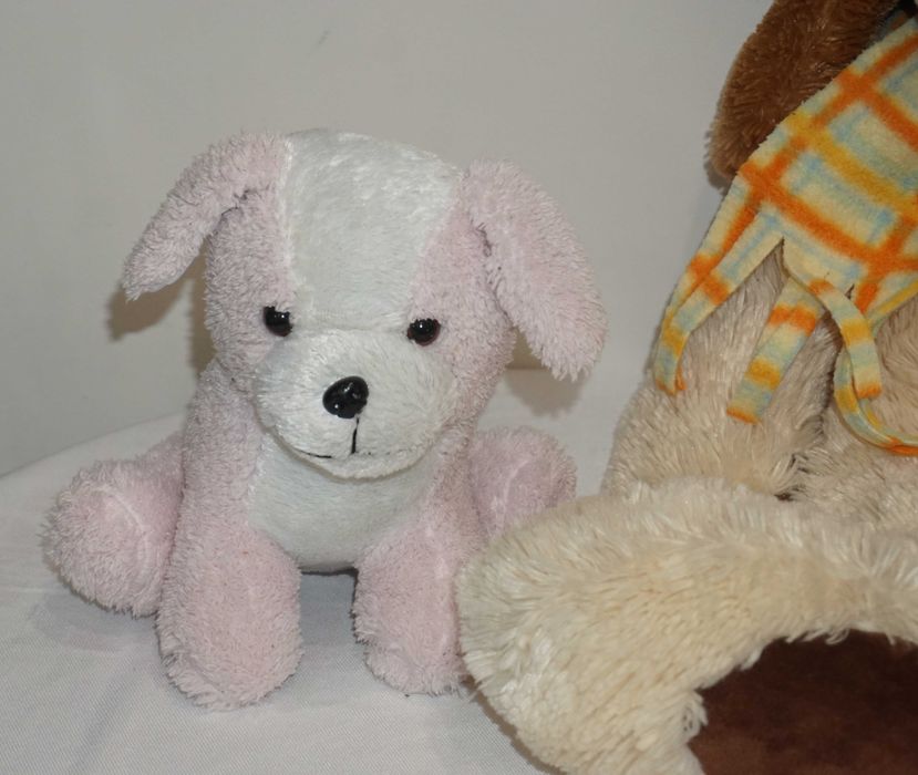 Лот от Плюшени играчки и детски часовник