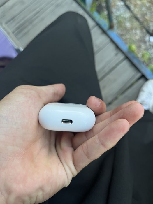 Продам Airpods 4 оригинал