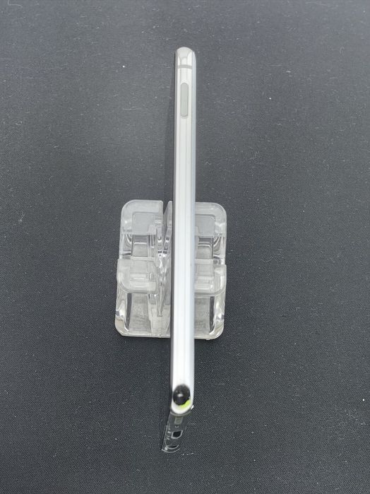 Samsung Galaxy S10 e  128 GB ID-uje749