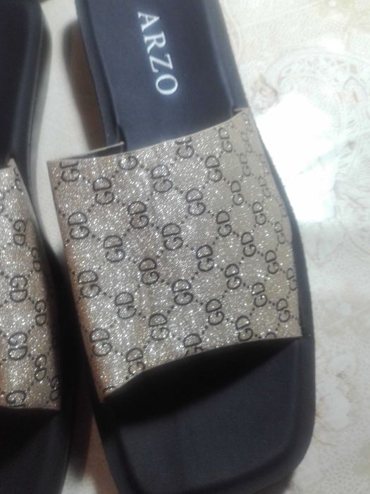 Шлепанцы женские