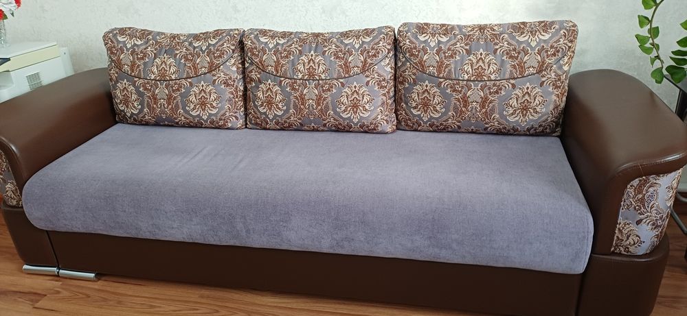 Диван продается ,