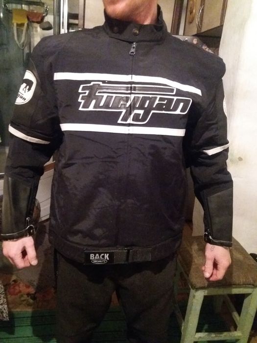 Орегинальная байкерская куртка