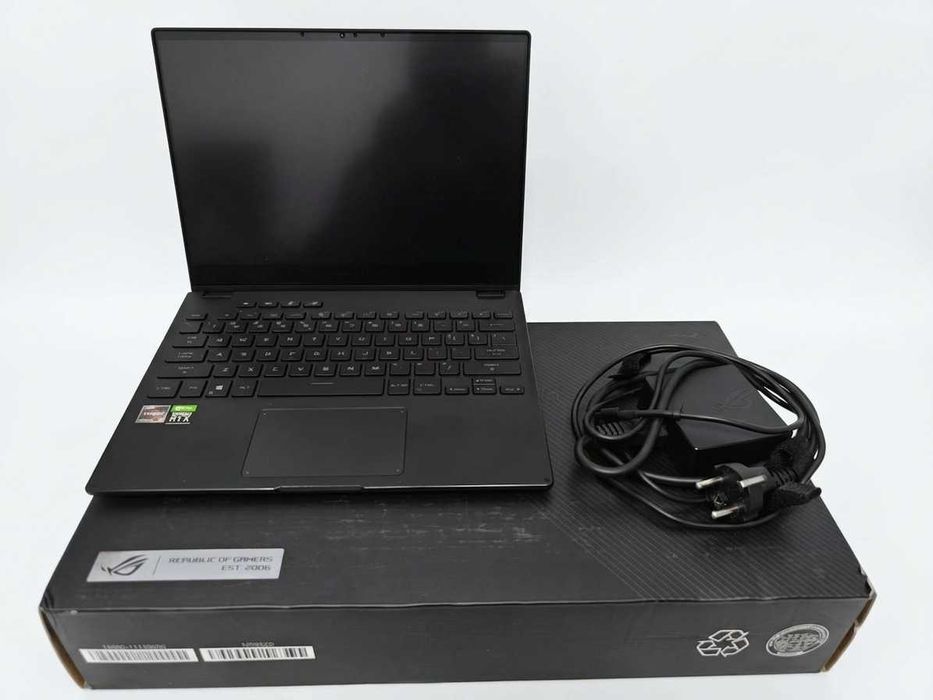 Asus ROG Flow X13 Ryzen 9 5900HS / RTX 3050 Ti / 16GB RAM / 1TB SSD