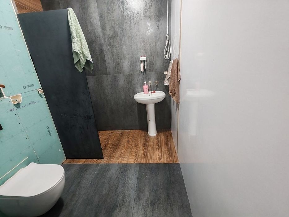 2хоналик 8каватда 7микрорайон 
8каватлик янги гиштлик домдан
60квм,60