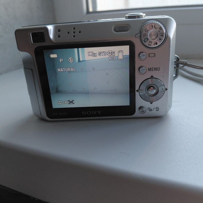 Продам фотоаппарат SONY  DSC W- 100