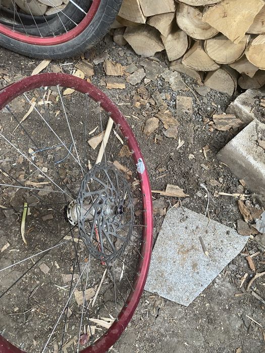 Se vinde roata cu disc si butuc