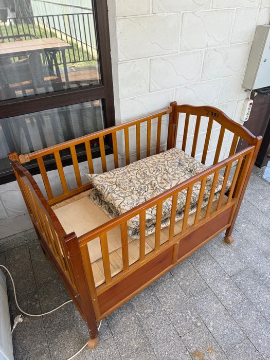 Продается манеж-кроватка