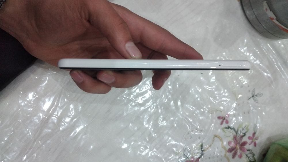 A13  32gb. Oq deyarli yangi