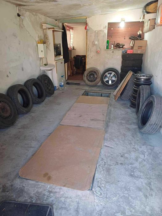 Дава се под наем Гараж / Паркомясто в Разград, Варош - 35 кв.м за 61.2 € - Снимка #1