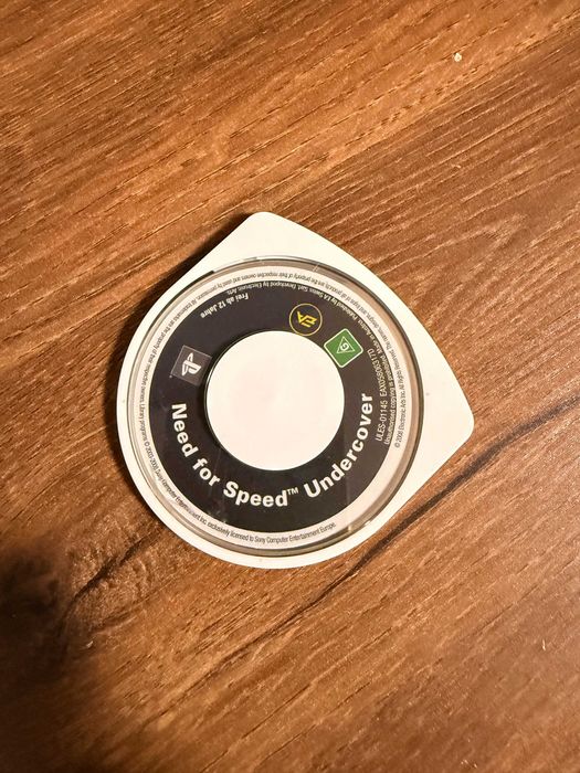 Consola PSP cu 2 jocuri