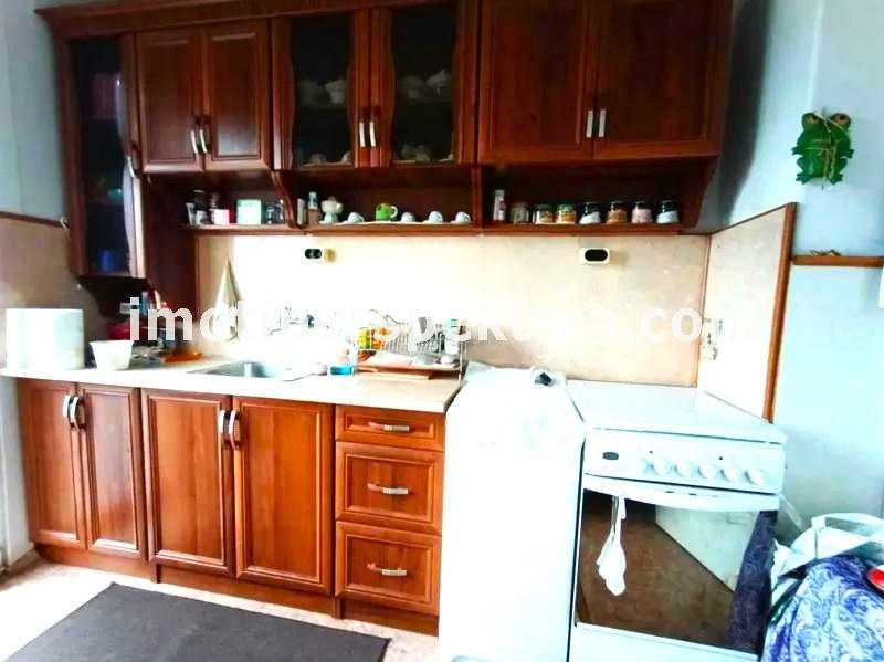 Продава се Тристаен апартамент в Пловдив, Кючук Париж - 85 кв.м за 720 €/кв.м - Снимка #1