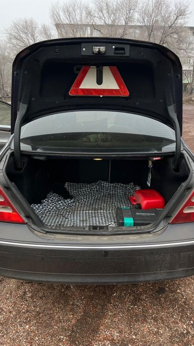 Продаю мерседес.