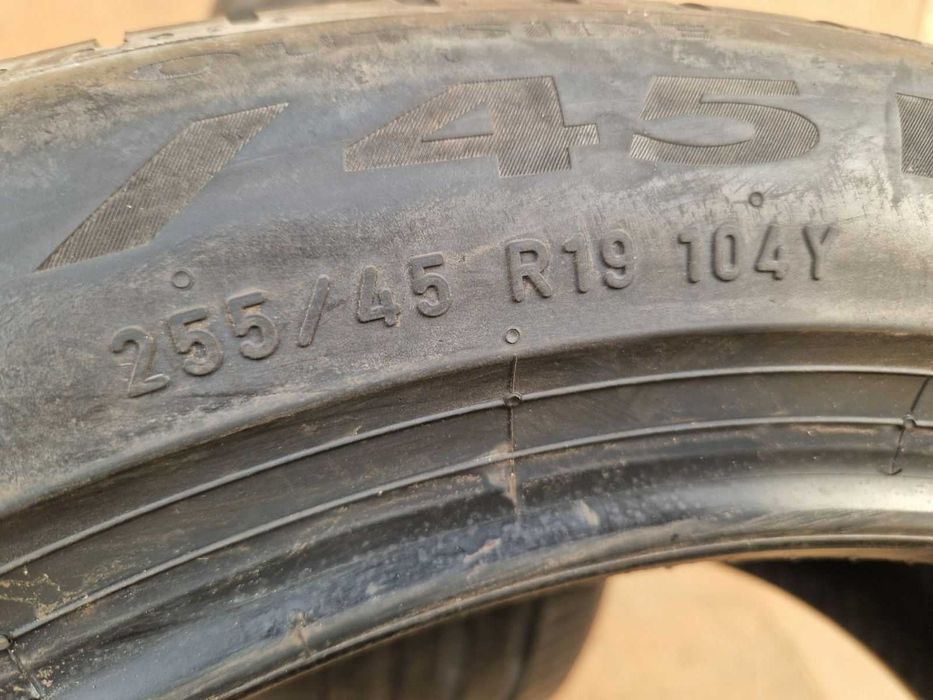 2 Pirelli R19 255/45 Летни гуми  DOT0521