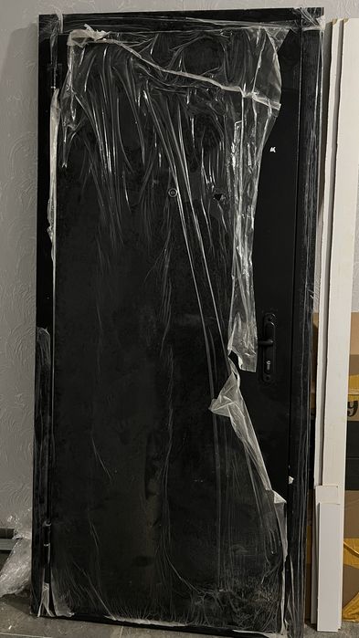 Дверь входная.