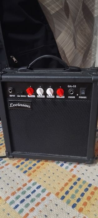 Продам Электро Гитару за 40000тг. Район Бурова.