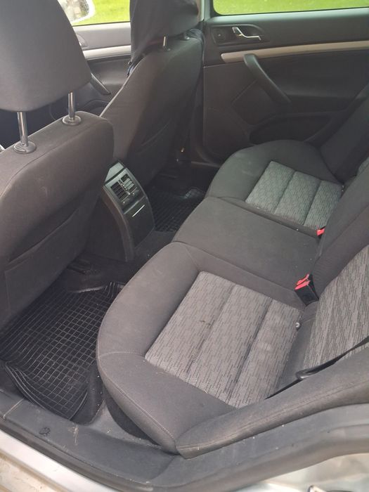 Vând skoda octavia 2 fl