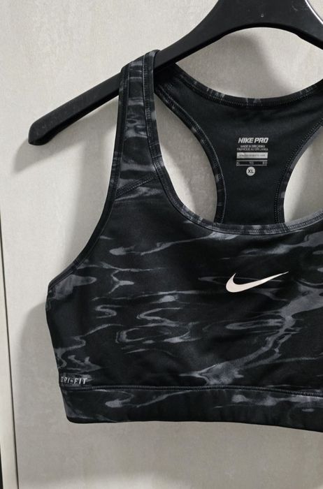 Дамско оригинално бюстие.  Nike PRO