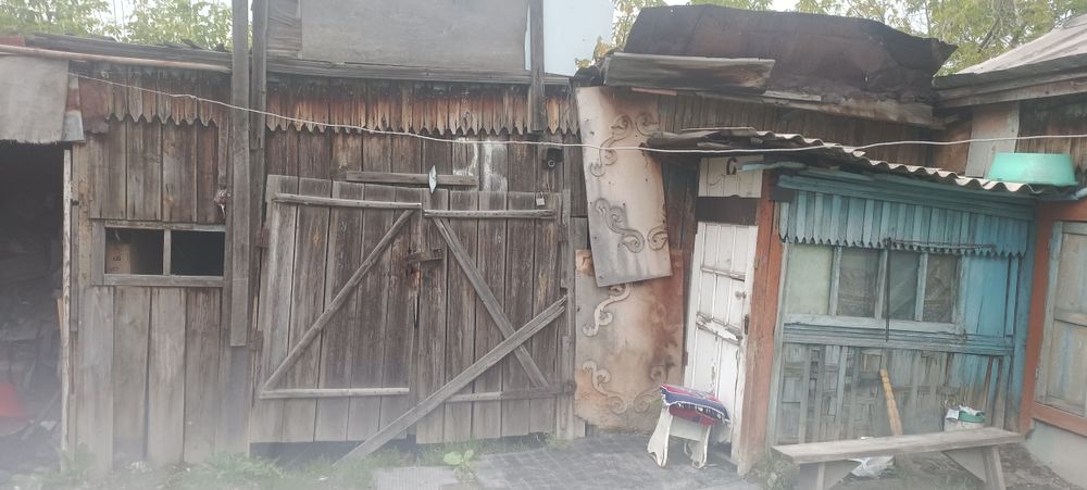 Продам старенький частный дом!