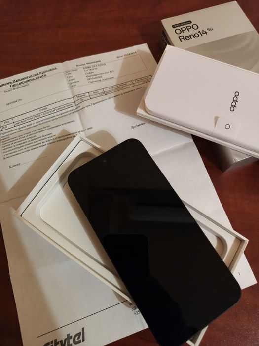 Продавам Oppo reno14 във гаранция