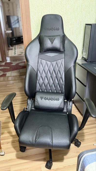 Продам игровое кресло Gamdias
