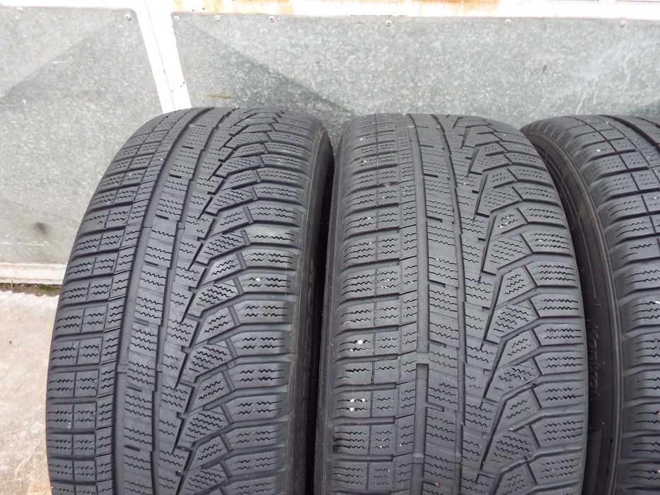 vand 4 anvelope de iarna 215/55/16 hankook pret 600lei toate4