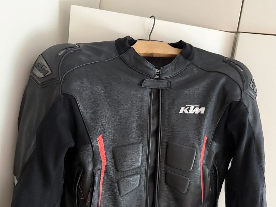 KTM Duke 125 2024 + Echipament