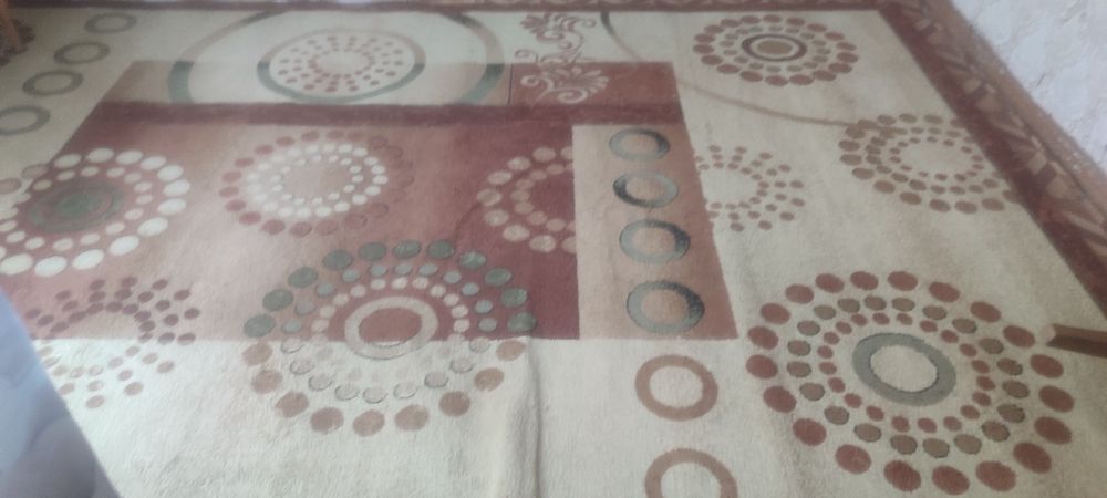 Продам ковёр в хорошем состоянии