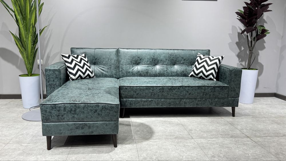 Уголок Недорогой но качественный . Расскладной