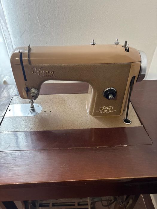 Masina de Cusut Ileana an 1986 - Romania