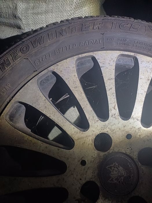 Продам зимнюю резину вместе с дисками