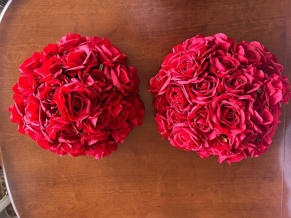 Украса за сватба арка с червени рози, стойка, статив, свещници, плата