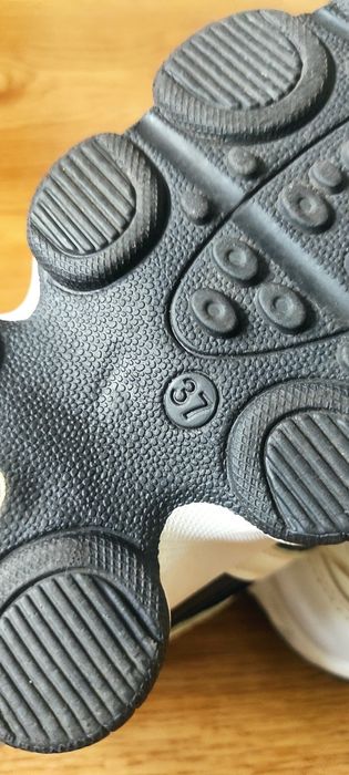 Кроссовки подростковые