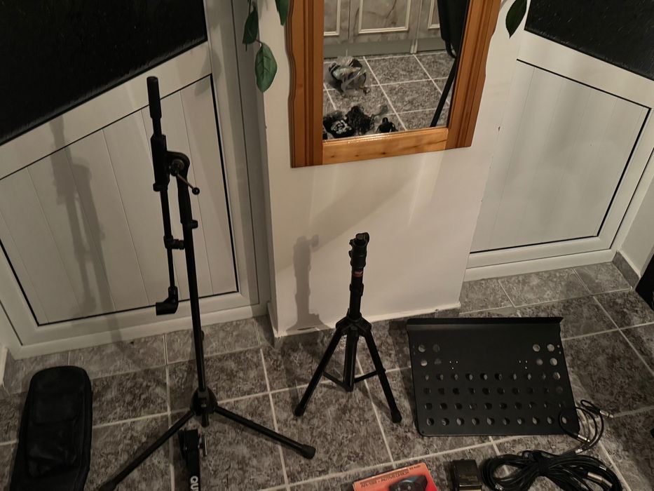 Музикални инструменти.