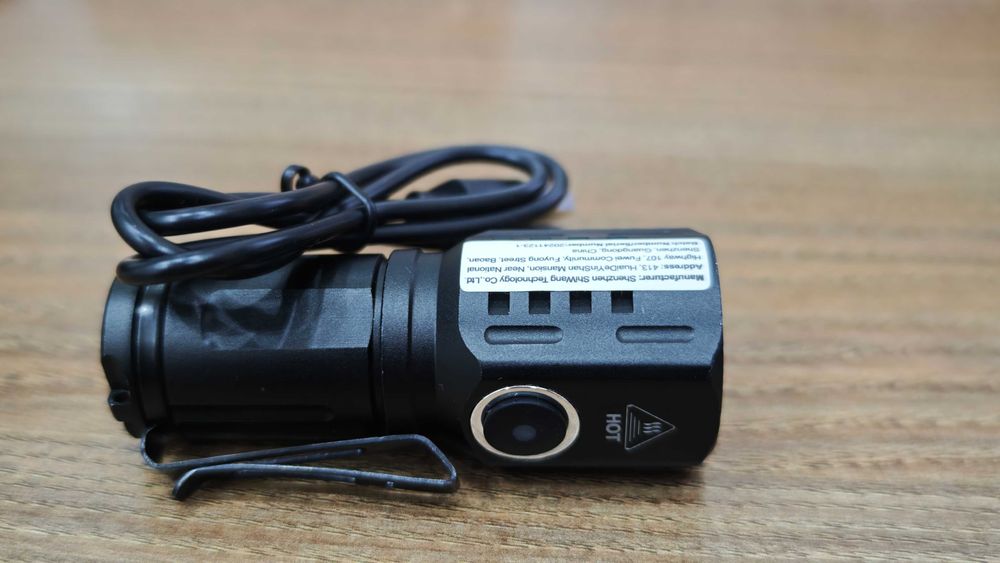 Компактен и силен фенер 6000К USB Type C