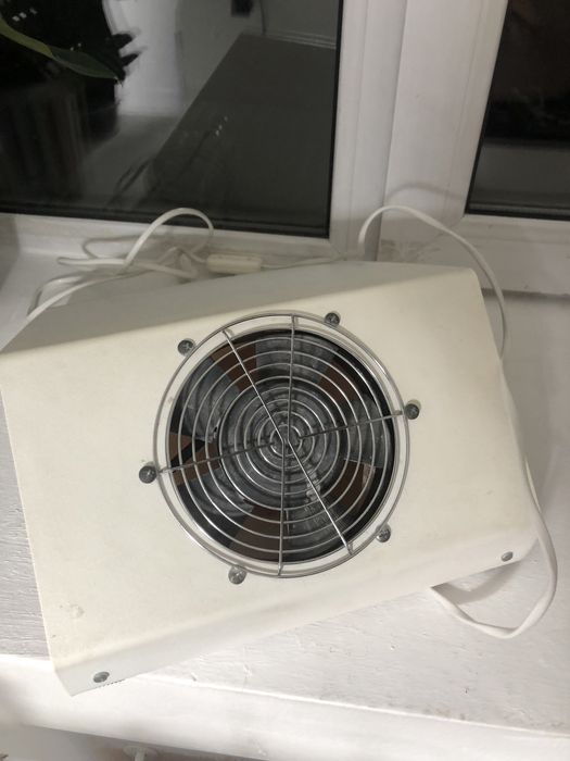 Подам маникюрный пылесос