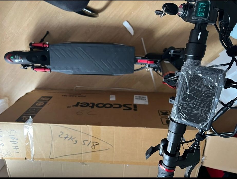 Trotineta electrica iScooter iX4

Viteza maxima 45 Km/h in functie de