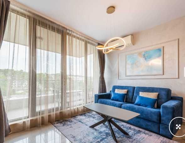 Дава се под наем Двустаен апартамент в к.к. Св.Св. Константин и Елена - 93 кв.м за 1500 € - Снимка #2