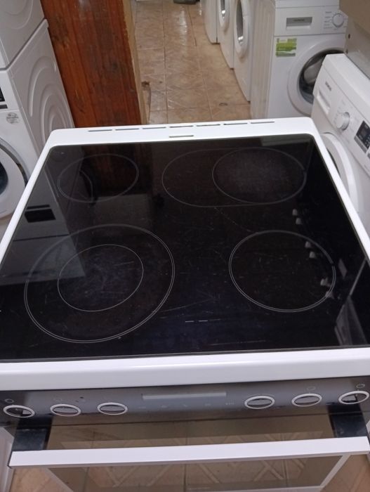 Като нова свободно стояща печка с керамичен плот Gorenje 2 години Гаранция!