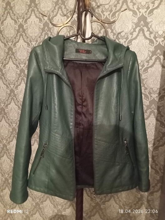 кожаная куртка с капюшоном, размер 50