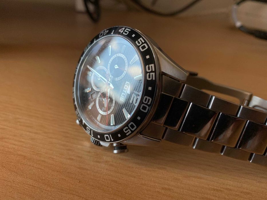 Часовник Lotus Chrono