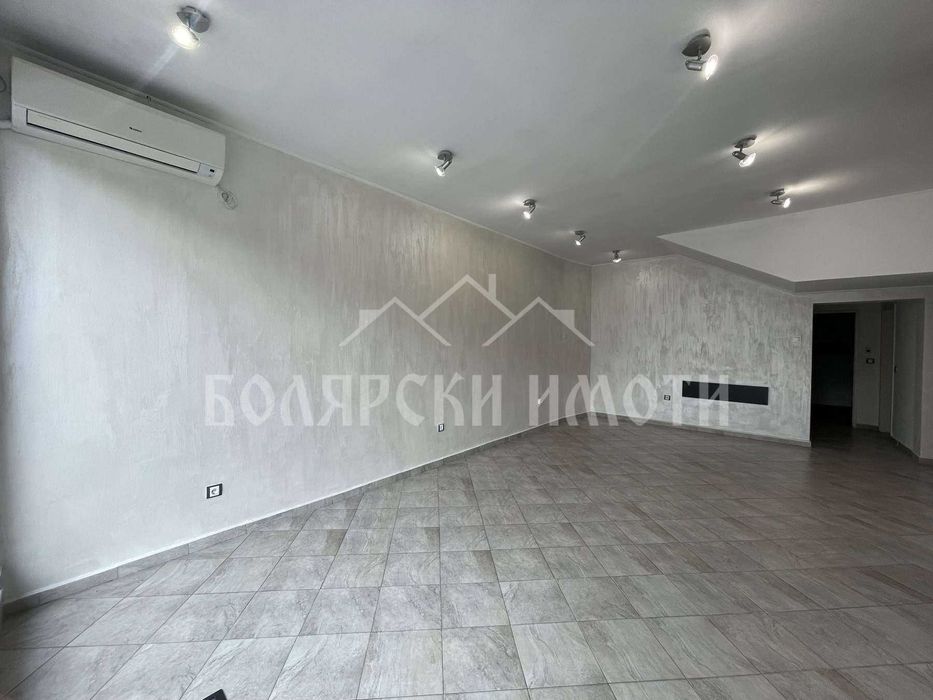 Дава се под наем Магазин в Велико Търново, Център - 70 кв.м за 510 € - Снимка #2