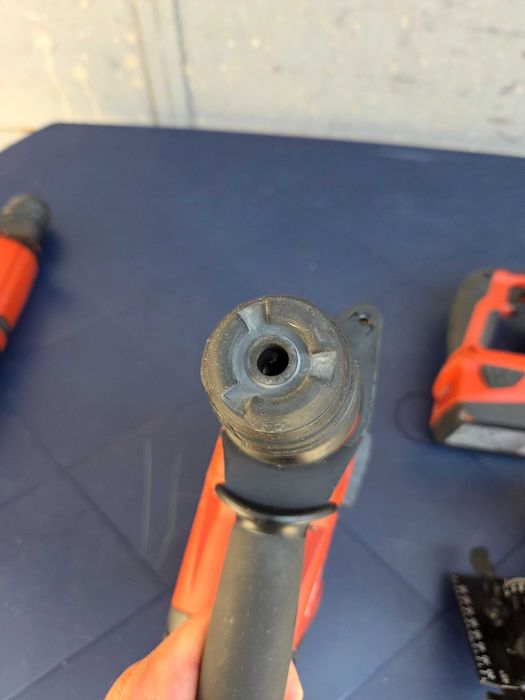 4 бр. Акумулаторни HILTI 22V (Перфоратори, Циркуляр, Саблен Трион) ТОП