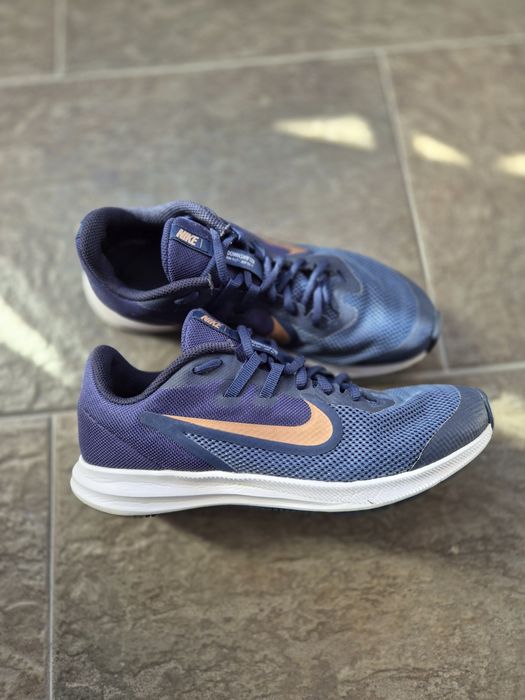 Pantofi sport Nike 38.5