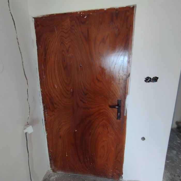 Врати интериорни и входна