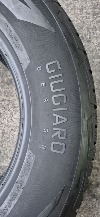 4 anvelope iarna ca si noi Vredestein 265/60/18.Pretul este pe bucata.