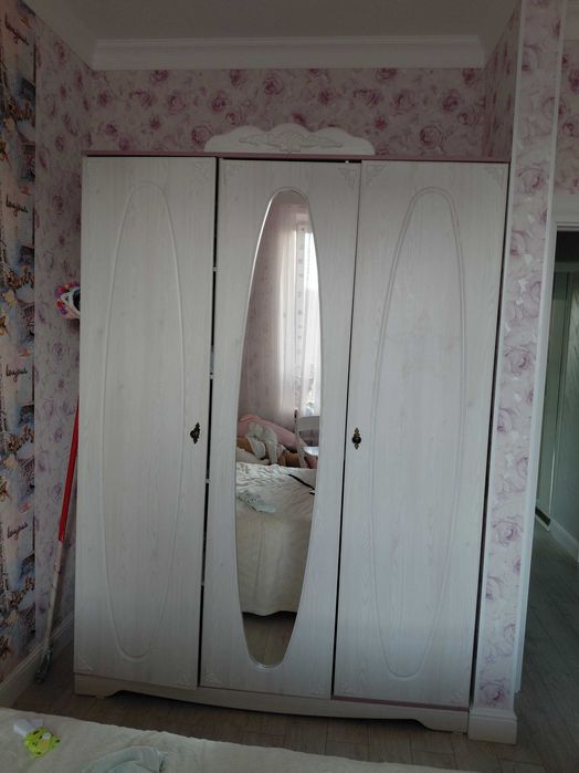 Продам мебель для девочки