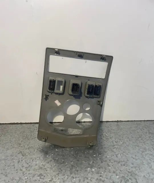 Consola centrala Dacia Logan 2005 1.4 MT (75 hp)