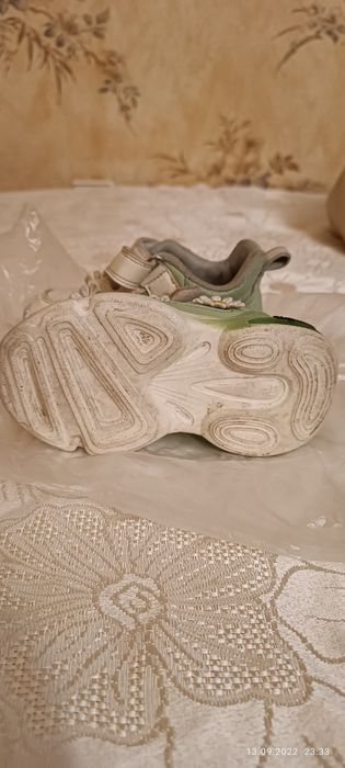 Кроссовки детские