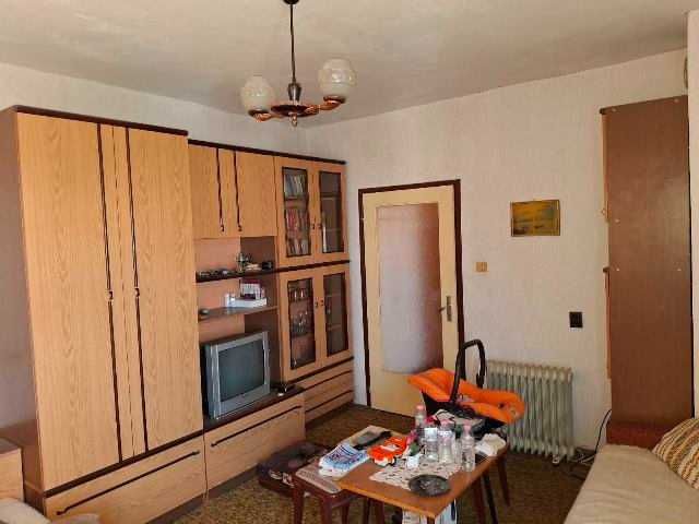 Продава се Тристаен апартамент в Търговище, Център - 77 кв.м за 1093 €/кв.м - Снимка #4