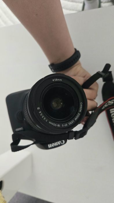 Camera foto Canon DSLR EOS 1300D + obiectiv Canon EF 50mm